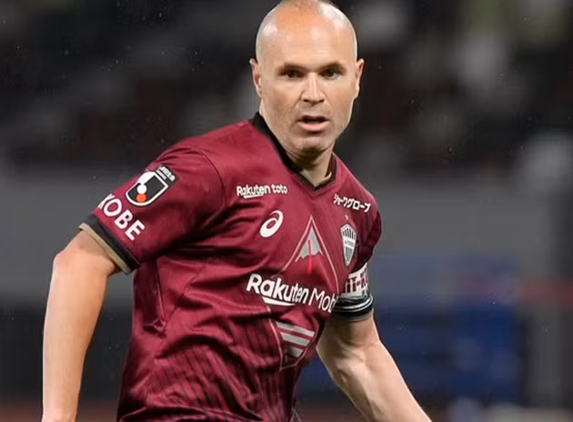 Iniesta cập bến UAE.