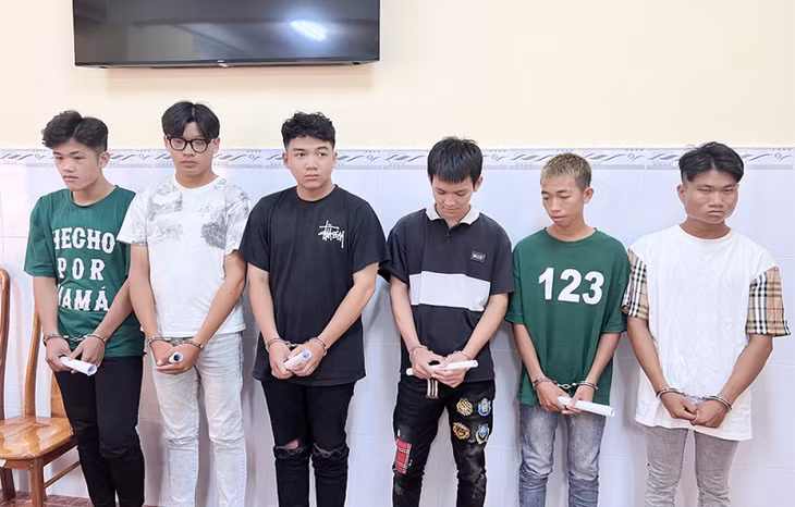 Các đối tượng bị khởi tố, bắt tạm giam.
