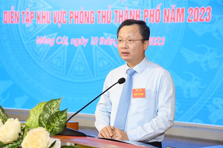 Đồng chí Cao Tường Huy, Quyền Chủ tịch UBND tỉnh, phát biểu chỉ đạo khai mạc diễn tập.