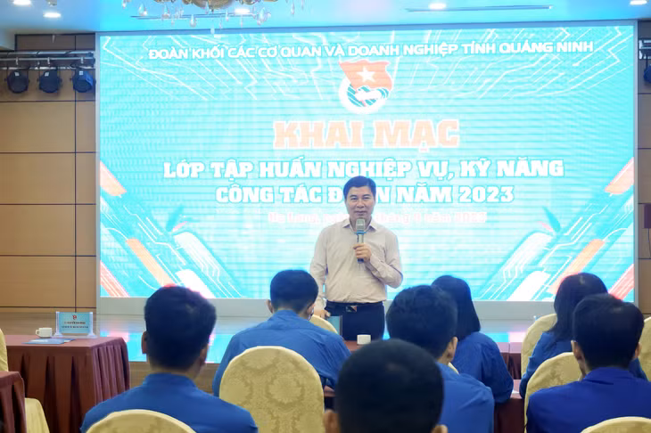 TS. Nguyễn Hải Đăng, Giám đốc Học viện Thanh thiếu niên Việt Nam tập huấn về chuyên đề "Cán bộ Đoàn và phương pháp công tác của cán bộ Đoàn".