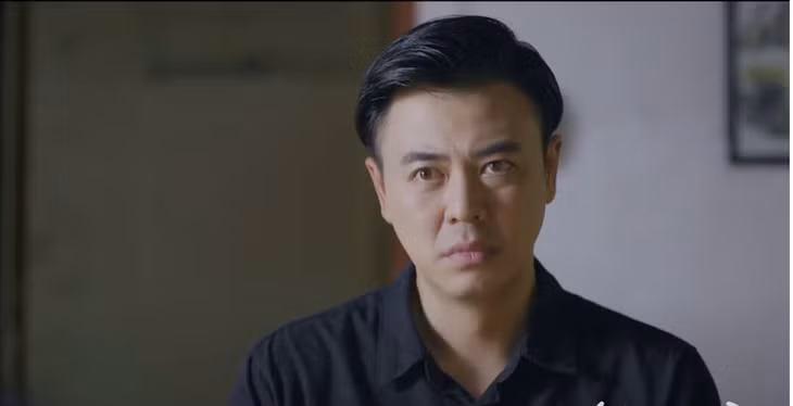 Nghĩa (Tuấn Tú) khiến nhiều khán giả tức giận khi "bóc mẽ" chuyện em trai út là con nuôi. Ảnh: CMH.