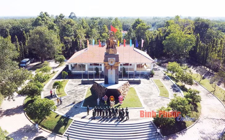 Các di tích lịch sử không chỉ ghi dấu hào khí của quân, dân ta trong đấu tranh bảo vệ Tổ quốc mà còn là địa chỉ đỏ truyền tải thông điệp cho hiện tại và tương lai. Trong ảnh: Di tích địa điểm chiến thắng Chốt chặn Tàu Ô - di tích lịch sử cấp quốc gia - Ảnh: Viết Bằng