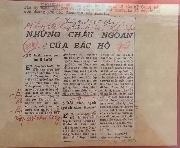 Những bức thư khen và “Huy hiệu Bác Hồ” ảnh 4