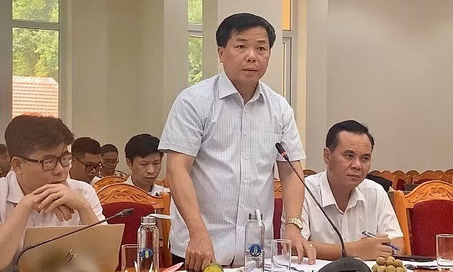 Ông Triệu Văn Lực, Cục phó Lâm nghiệp, trả lời tại buổi họp báo. Ảnh: Việt An