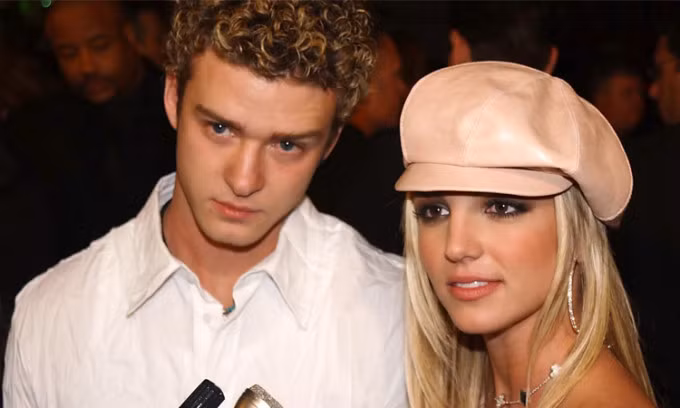 Justin Timberlake (trái) và Britney Spears hẹn hò từ năm 1998 đến 2002. Ảnh: Glamour