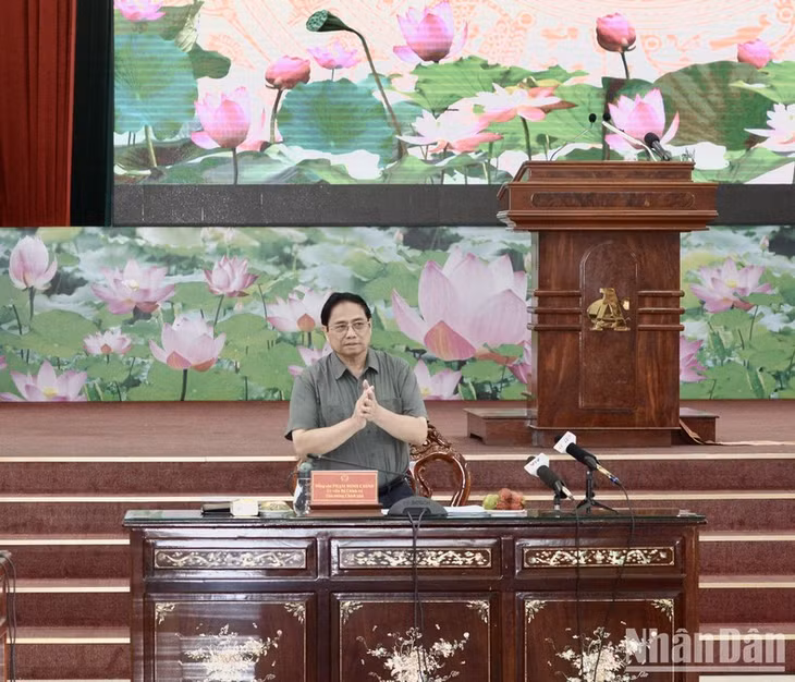 Thủ tướng Phạm Minh Chính chủ trì cuộc họp với các tỉnh, thành phố vùng Đồng bằng sông Cửu Long về tình hình và giải pháp khắc phục tình trạng sạt lở ven sông, ven biển trên địa bàn.