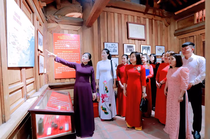 Trung tâm Chính trị TX Đông Triều tổ chức tham quan thực tế cho các học viên Lớp bồi dưỡng đảng viên mới, tháng 3/2023.