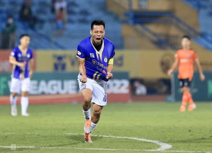 Văn Quyết là cầu thủ nội duy nhất ghi chín và kiến tạo chín bàn tại V-League 2023. Ảnh: Hiếu Lương