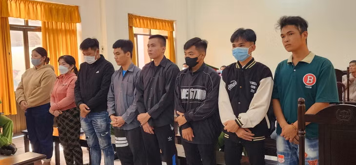 Các bị cáo tại phiên xét xử.