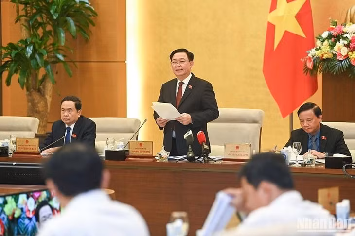 Chủ tịch Quốc hội Vương Đình Huệ cho ý kiến tại phiên họp. (Ảnh: DUY LINH)