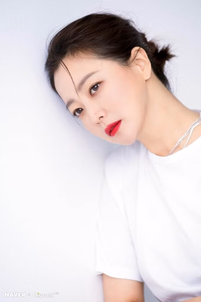 Kim Hee Sun trở lại đóng phim nhiều hơn trong vài năm gần đây (Ảnh: Dispatch).