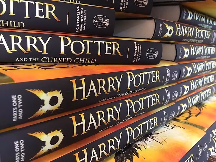 'Harry Potter' là bộ truyện bán chạy nhất mọi thời đại. Ảnh: Shutterstock.