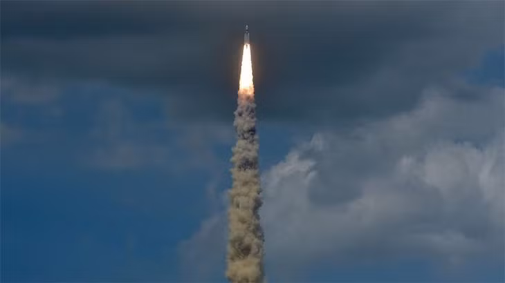 Ấn Độ phóng tàu Chandrayaan-3 từ trung tâm không gian chính tại bang Andhra Pradesh, miền Nam nước này, ngày 14/7/2023. (Ảnh: Reuters)