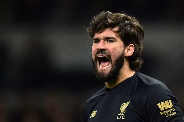 Alisson nhận được lời đề nghị từ Al Nassr.