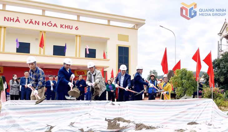 Lãnh đạo phường Việt Hưng khởi công dự án Cải tạo hạ tầng kỹ thuật khu vực Nhà văn hóa Khu phố Giếng Đáy.