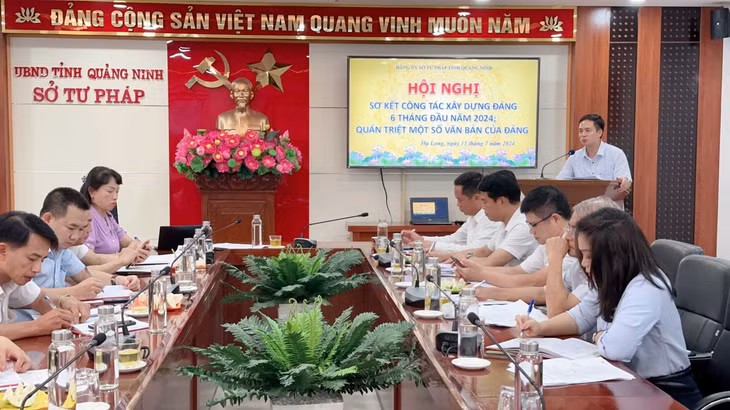 Đảng ủy Sở Tư pháp sơ kết công tác xây dựng Đảng; công tác kiểm tra, giám sát 6 tháng đầu năm 2024. Ảnh: Sở Tư pháp