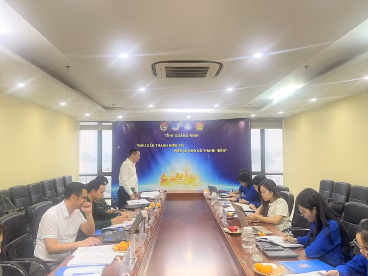 Đoàn kiểm tra Hội đồng phối hợp, phổ biến giáo dục pháp luật tỉnh làm việc với Ban Thường vụ Tỉnh đoàn về công tác phổ biến, giáo dục pháp luật trong đoàn viên, thanh niên. Ảnh: Thanh Hải (CTV)