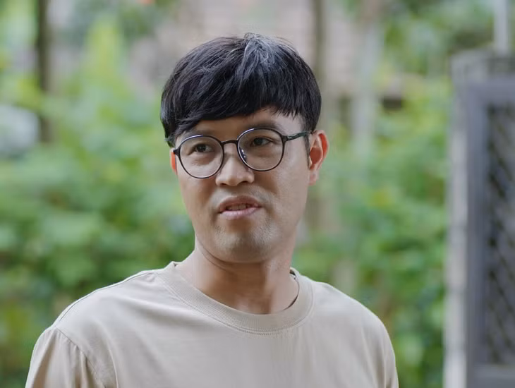 Thái Sơn vào vai nhân vật thật thà, khù khờ trong phim mới.