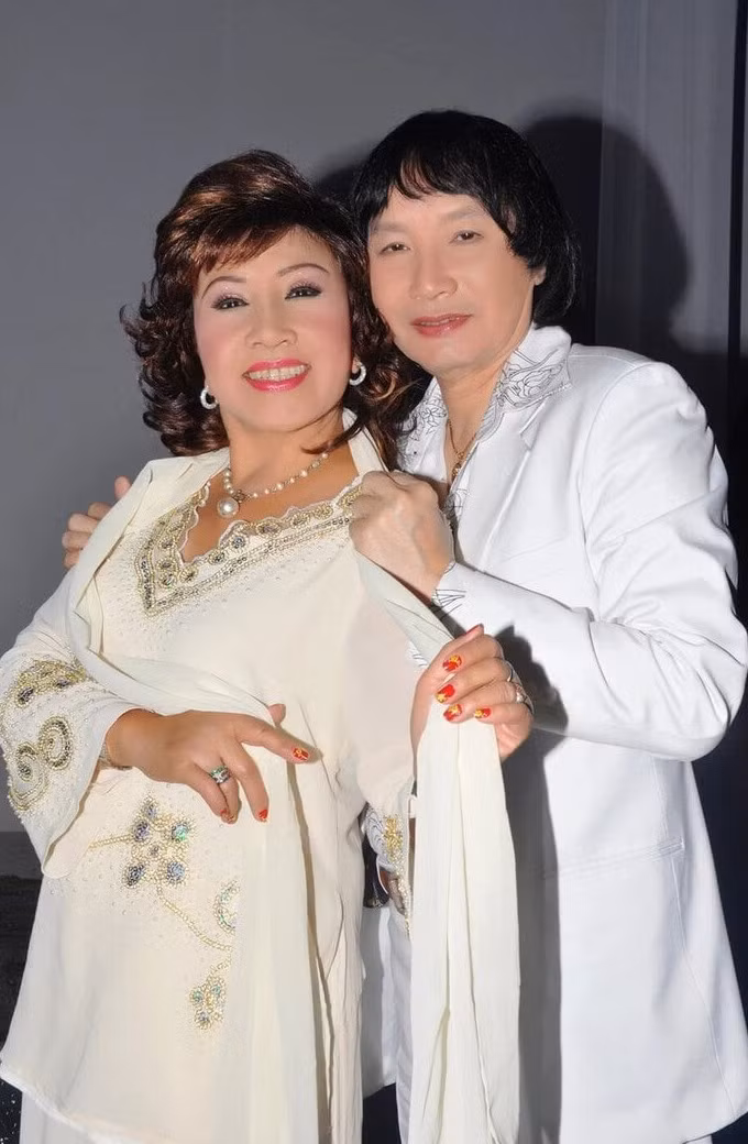 Ở sân khấu, Minh Vương - Lệ Thuỷ là đôi tình nhân ăn ý bậc nhất. Tuy nhiên, khi trở về đời thường, họ là đồng nghiệp, dành cho nhau sự trân trọng và quý mến.