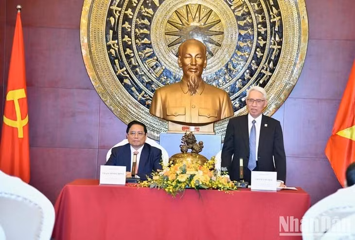 Đại sứ Việt Nam tại Trung Quốc Phạm Sao Mai báo cáo Thủ tướng Chính phủ Phạm Minh Chính.