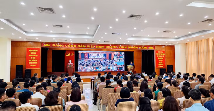 Đảng bộ Công ty CP Nước sạch Quảng Ninh tổ chức sinh hoạt chuyên đề.