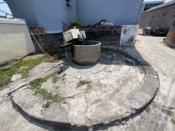 Mặc dù khá nhỏ và nằm biệt lập giữa biển bao la nhưng trên cù lao xanh vẫn có nước ngọt. Người dân nơi đây sử dụng giếng để lấy nước ngọt từ nhiều năm trước. Ngoài ra đảo hiện có xây dựng cả hồ chứa nước ngọt. Thậm chí trên đảo còn có cả hệ thống ống cống thoát nước mùa mưa.