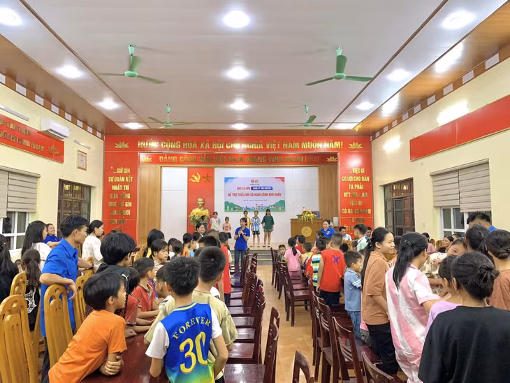 Huyện Đoàn Ba chẽ triển khai các hoạt động ý nghĩa trong Ngày cao điểm Chiến sỹ tình nguyện hỗ trợ thiếu nhi có hoàn cảnh khó khăn 1/6/2024.
