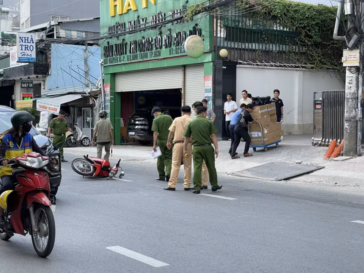 Hiện trường vụ tai nạn giao thông khiến người phụ nữ tử vong. Ảnh: C.H