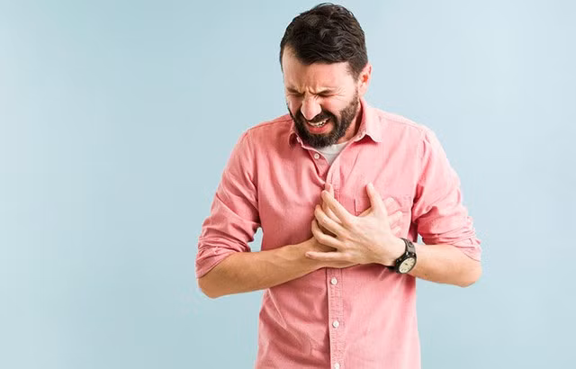 Những người bị tăng huyết áp và bệnh tim mạch không nên sử dụng nước tăng lực.