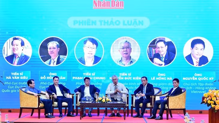 Các đại biểu phát biểu, thảo luận tại buổi hội thảo. (Ảnh sơn tùng)