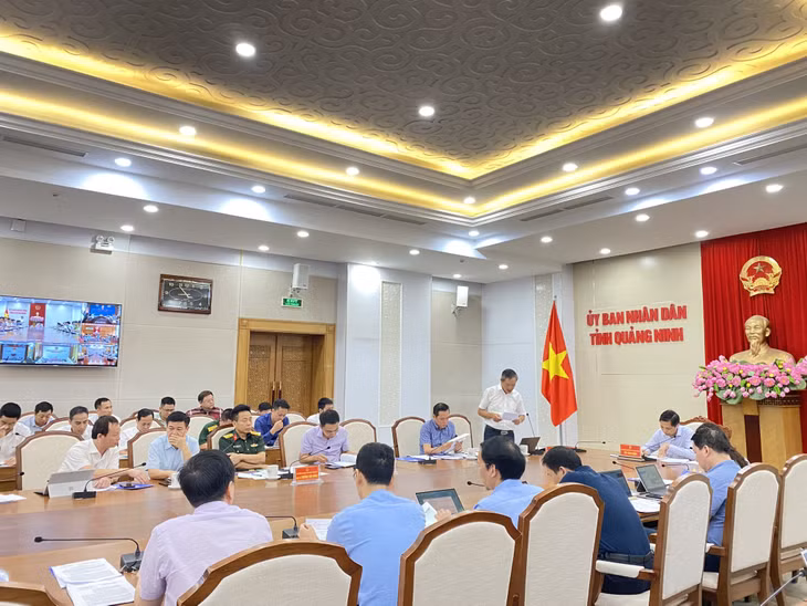 Quang cảnh cuộc họp.