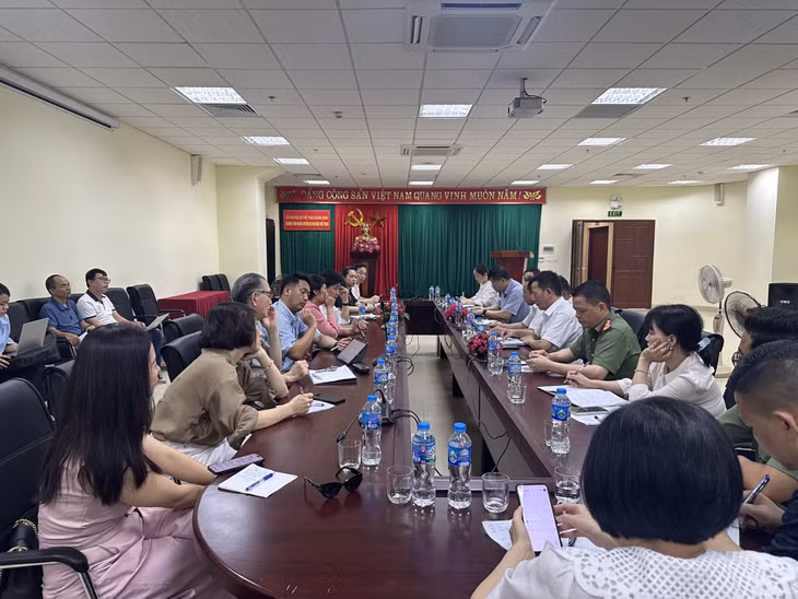 Quang cảnh buổi làm việc.