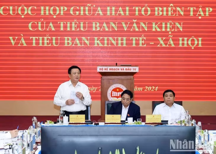 Đồng chí Nguyễn Xuân Thắng phát biểu ý kiến tại cuộc họp. (Ảnh: Trần Hải)
