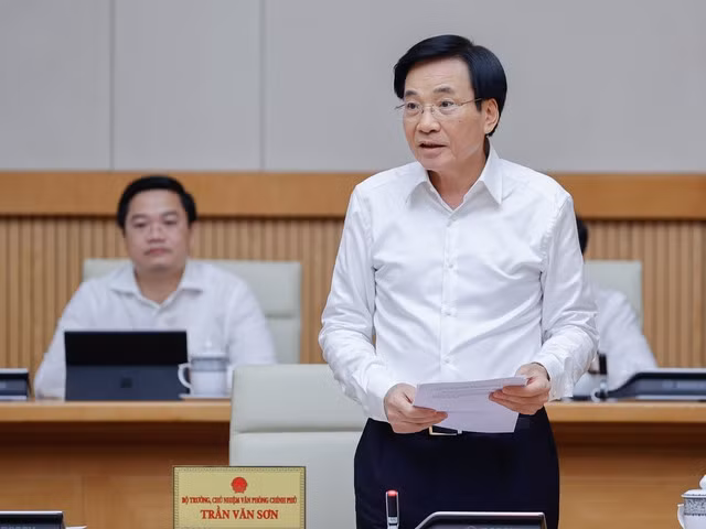 Bộ trưởng, Chủ nhiệm Văn phòng Chính phủ Trần Văn Sơn phát biểu tại phiên họp - Ảnh: VGP/Nhật Bắc