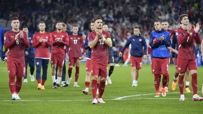Serbia nhận án phạt.