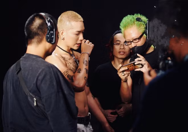 Rapper WEAN có nhiều cảnh quay nổi bật. Ảnh: Vie Channel.