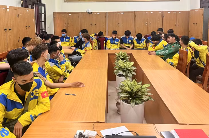 Nhóm đối tượng bị cơ quan công an triệu tập. Ảnh: T. P.