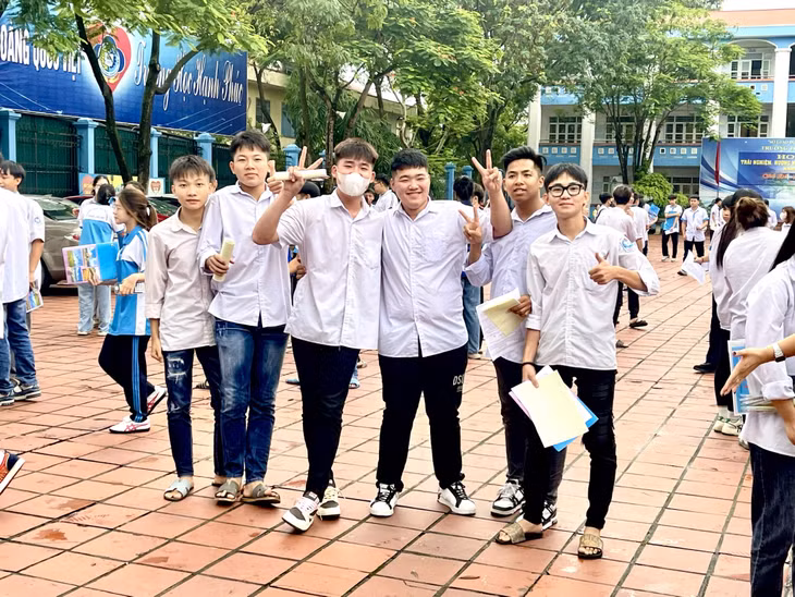 Kết thúc hai ngày thi, các thí sinh tỏ ra hết sức phấn khởi và tràn đầy năng lượng để đón chờ những kết quả thi tốt nhất.