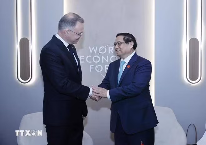 Thủ tướng Phạm Minh Chính gặp Tổng thống Ba Lan Andrzej Sebastian Duda. (Ảnh: Dương Giang/TTXVN)