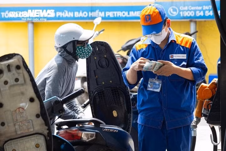 Giá xăng dầu chiều nay dự báo tăng nhẹ. (Ảnh minh họa: Minh Đức).
