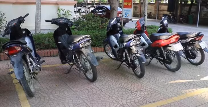 Số xe máy bị N.T.K và N.V.H.A trộm được lực lượng chức năng thu giữ.
