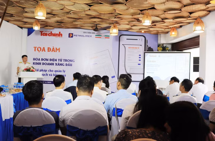 Quang cảnh buổi tọa đàm.