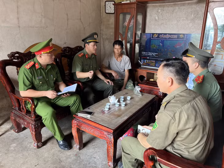 Công an xã Hoành Mô (huyện Bình Liêu) ) luôn gần dân, sát dân, nắm chắc tình hình cơ sở.