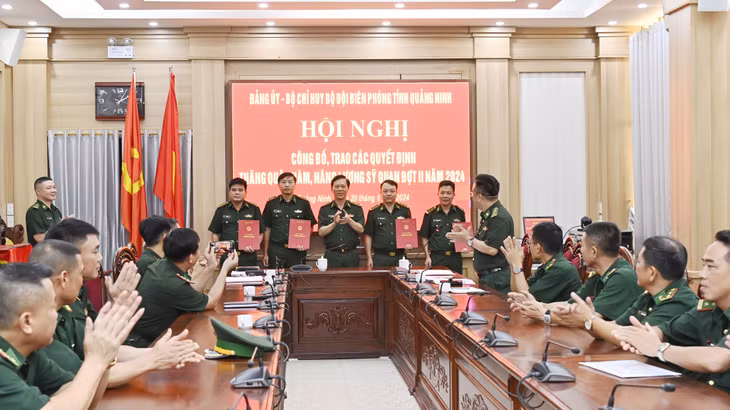 Đại tá Lê Xuân Men, Chính ủy BĐBP tỉnh phát biểu chi đạo hội nghị.