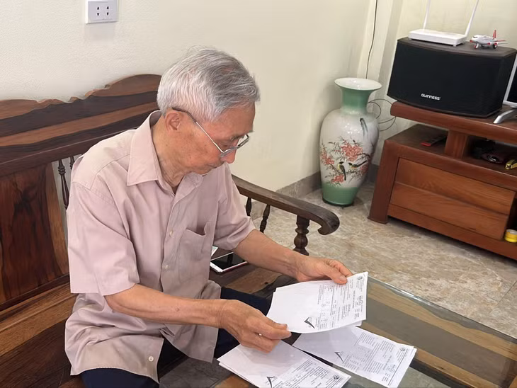 Giấy tờ xét nghiệm chẩn đoán bệnh suy thận của ông Uyên.