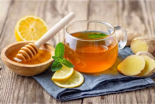 Trà gừng chanh giàu vitamin C, là một chất chống oxy hóa được biết đến với khả năng bảo vệ tế bào khỏi tổn thương oxy hóa. Ảnh: Pexels.