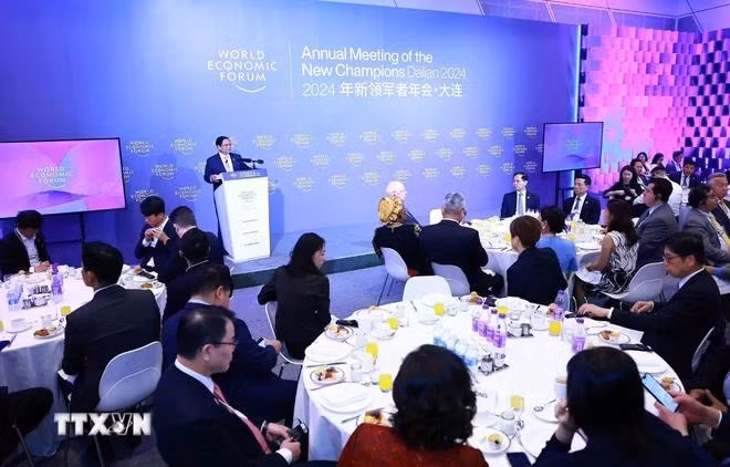 Phiên đối thoại với lãnh đạo các tập đoàn lớn của WEF. (Ảnh: Dương Giang/TTXVN)