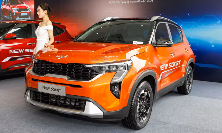 Kia Sonet phiên bản mới giới thiệu tại Hà Nội ngày 15/6. Ảnh: Lương Dũng