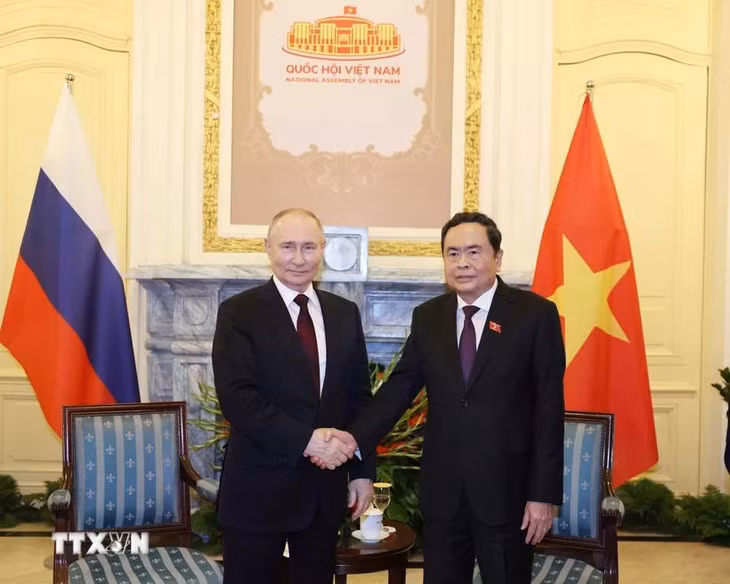 Chủ tịch Quốc hội Trần Thanh Mẫn hội kiến Tổng thống Liên bang Nga Vladimir Putin. (Ảnh: Thống Nhất/TTXVN)