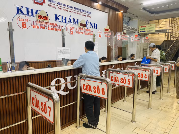 Việc ứng dụng tiện ích số đã giảm tải tại các quầy đăng ký khám bệnh.
